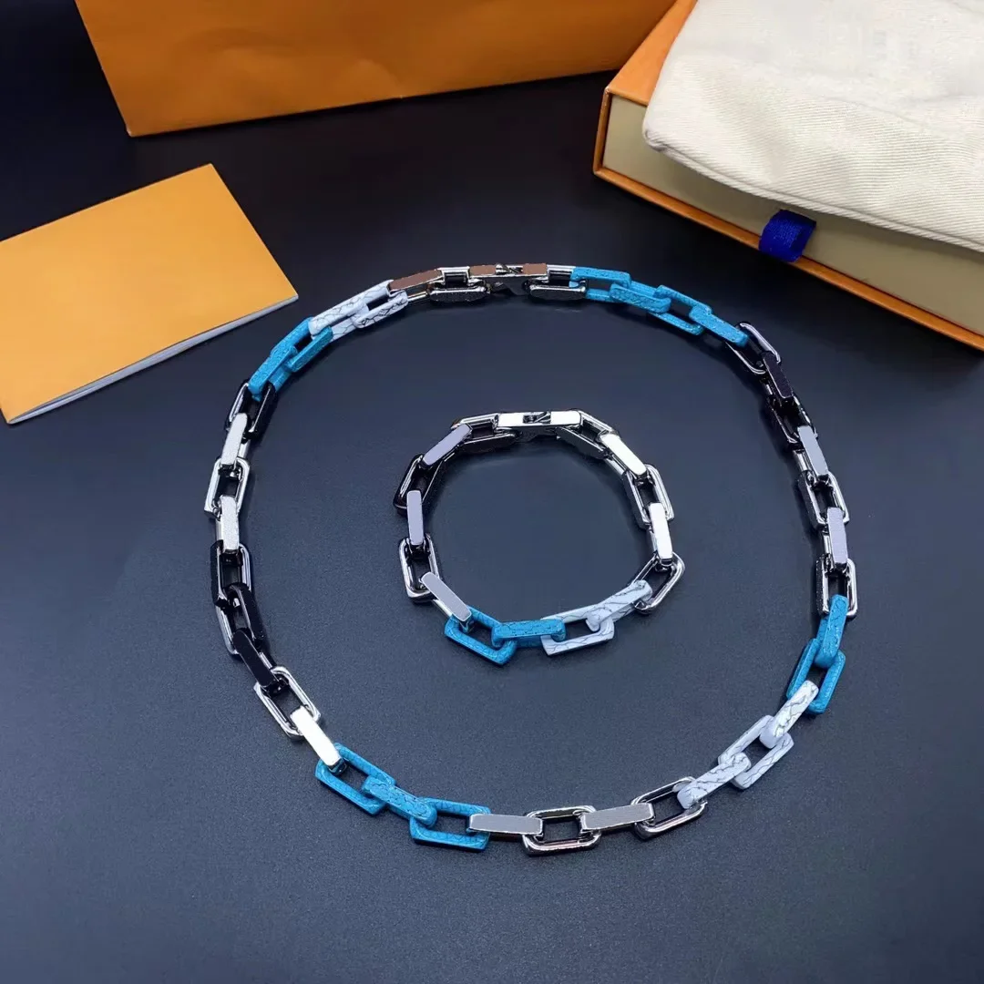 2023 New Tri Color Black Pattern White Blue Pattern Bracelet for Men Charm Luxury Jewelry Fashion Party Gift
2023 New Tri Color Black Pattern White Blue Pattern Bracelet for Men Charm Luxury Jewelry Fashion Party Gift