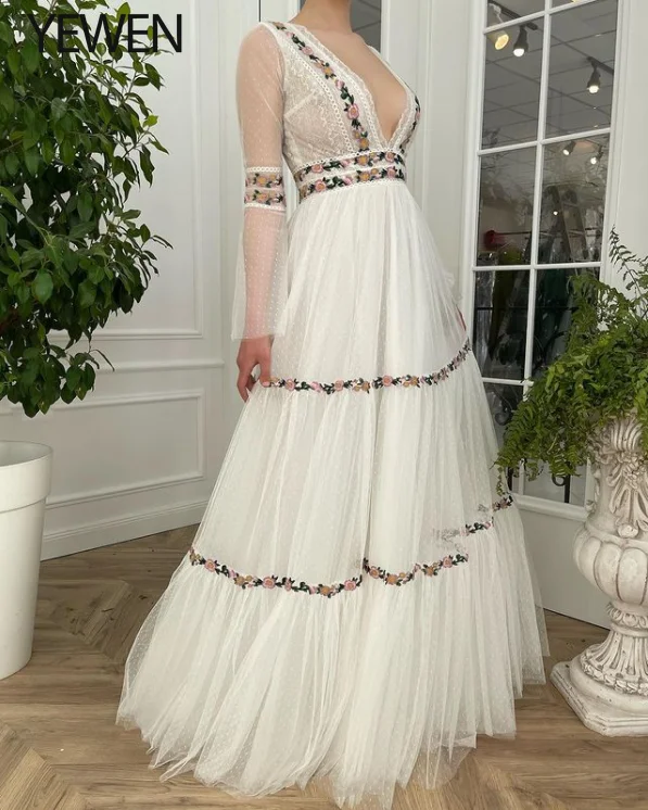Elegant Ivory Tulle Long Prom Dresses 2022 Puff Long Sleeves Double V Neck 3D Flowers Embroidery Evening Gowns for Women
Elegant Ivory Tulle Long Prom Dresses 2022 Puff Long Sleeves Double V Neck 3D Flowers Embroidery Evening Gowns for Women