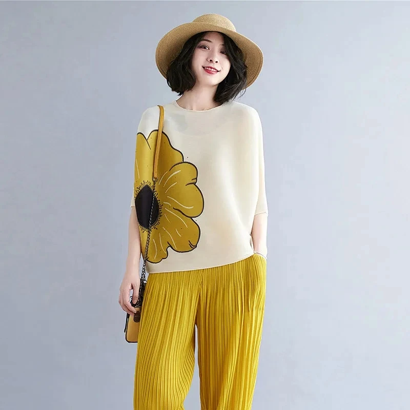 Daisy print fashion wild T-shirt 2022 summer new hipster simple foreign gas loose large size pleated casual t shirt female tops
Daisy print fashion wild T-shirt 2022 summer new hipster simple foreign gas loose large size pleated casual t shirt female tops
