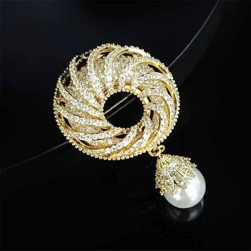 

Retro Cubic Zircon Circle Brooch Pin High-end Shell Pearl Pendant Geometry Brooches for Unisex Corsage Elegant Accessory Jewlery