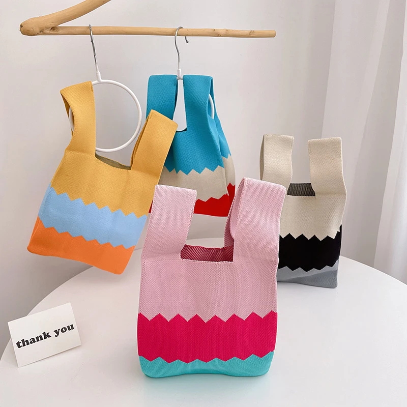 Fashion Creative Rainbow Knit Tote Bag Color Stitching Large Capacity Handbag For Women Daily Commute Weave Shoulder Bag
Fashion Creative Rainbow Knit Tote Bag Color Stitching Large Capacity Handbag For Women Daily Commute Weave Shoulder Bag
