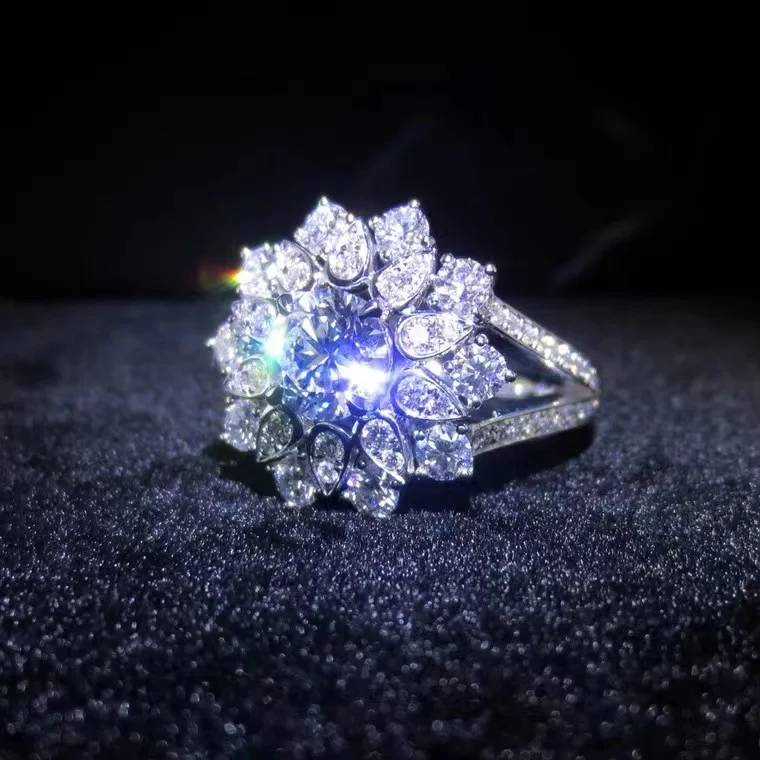 Elegant Sunflower Flower Shape Opening Adjustable Ladies Ring Set Shiny Rhinestones Zircon for Women Lotus Ring Wedding Jewelry 
Elegant Sunflower Flower Shape Opening Adjustable Ladies Ring Set Shiny Rhinestones Zircon for Women Lotus Ring Wedding Jewelry