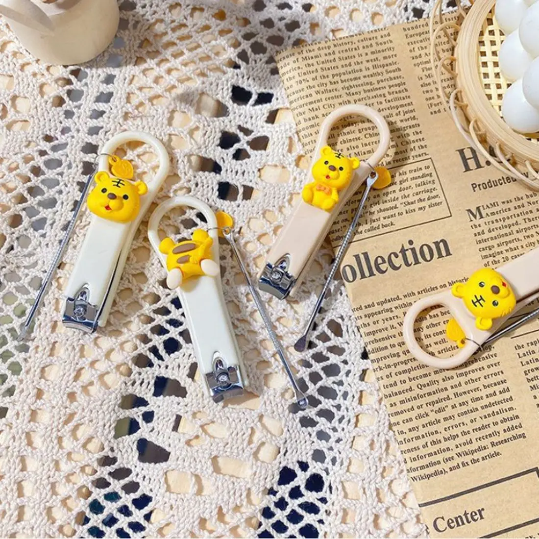 1pc Pedicure Tool Anti-slip Sharp Anti-splash Cartoon Tiger Nail Clippers with Ear Scoope Manicure Tools Nail Trimmer
1pc Pedicure Tool Anti-slip Sharp Anti-splash Cartoon Tiger Nail Clippers with Ear Scoope Manicure Tools Nail Trimmer