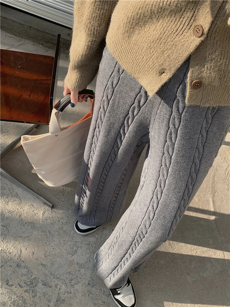 Limiguyue Vintage Fried Dough Twist Knitted Pants Loose Casual Elastic High-waist Wide Leg Trousers Women Fall Winter Solid U059
Limiguyue Vintage Fried Dough Twist Knitted Pants Loose Casual Elastic High-waist Wide Leg Trousers Women Fall Winter Solid U059