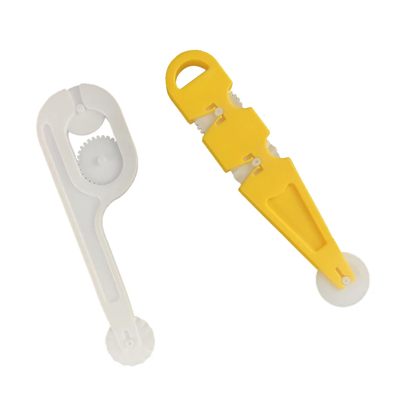 3 Wheel Pastry Sugar Craft Round Pad Lace Cutter Roller Knife Kitchen Baking Mould Fondant Embosser Cookie Cake Decorating Tools
3 Wheel Pastry Sugar Craft Round Pad Lace Cutter Roller Knife Kitchen Baking Mould Fondant Embosser Cookie Cake Decorating Tools