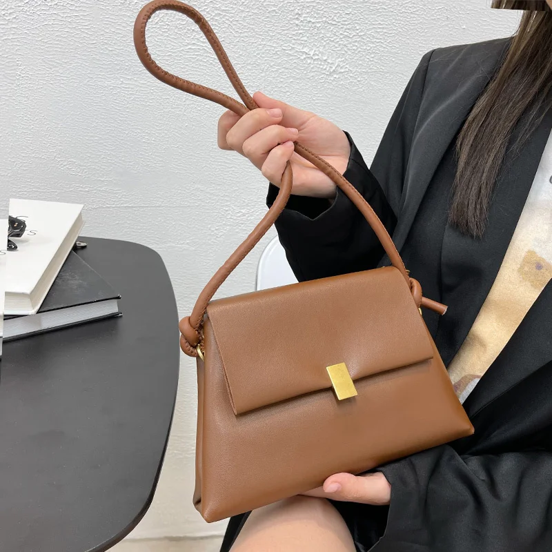 Сумка-мессенджер для женщин, саквояж на плечо из экокожи, однотонный Повседневный простой клатч на ремне, роскошная дамская сумочка
Сумка-мессенджер для женщин, саквояж на плечо из экокожи, однотонный Повседневный простой клатч на ремне, роскошная дамская сумочка