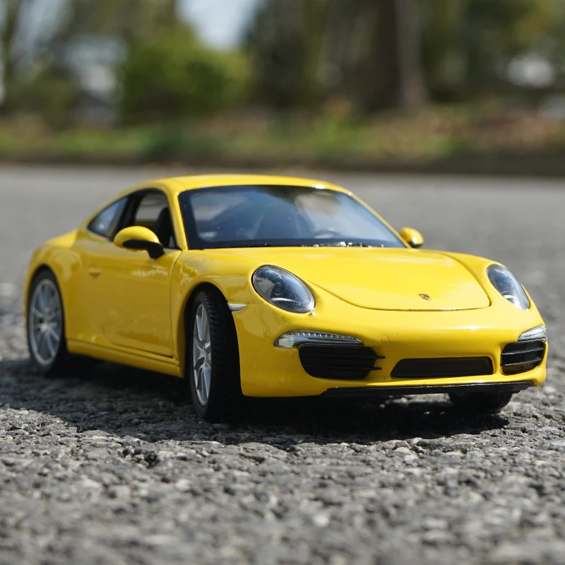1:24 Porsches 911 Carrera S Coupe модель спортивного автомобиля из сплава, Литые металлические игрушечные автомобили, модель автомобиля, имитация коллекц...
1:24 Porsches 911 Carrera S Coupe модель спортивного автомобиля из сплава, Литые металлические игрушечные автомобили, модель автомобиля, имитация коллекц...