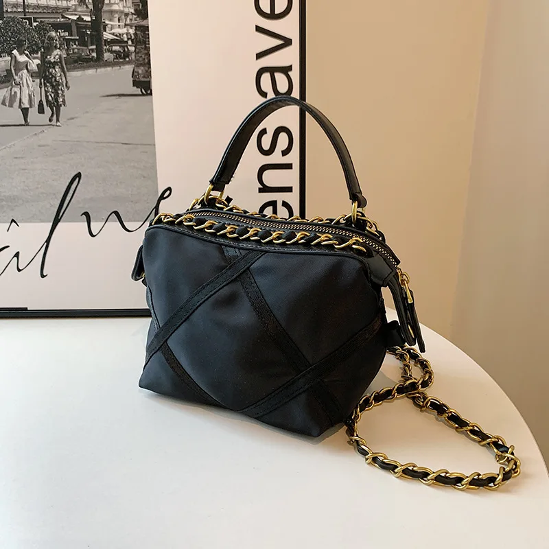 Little Fragrant Mini Nylon Dumpling Bag 2023 New Diagonal Cross-handbag Women's Mobile Phone Bag Vintage Diamond Chain Bag
Little Fragrant Mini Nylon Dumpling Bag 2023 New Diagonal Cross-handbag Women's Mobile Phone Bag Vintage Diamond Chain Bag