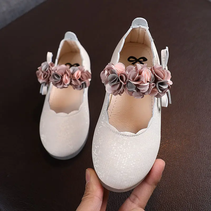 Chic Princess Leather Shoes Vivid Flowers Sparkle Party Shoes School Kids Dance Shoes For Girls Mary Janes Fashion PU Baby Flats
Chic Princess Leather Shoes Vivid Flowers Sparkle Party Shoes School Kids Dance Shoes For Girls Mary Janes Fashion PU Baby Flats