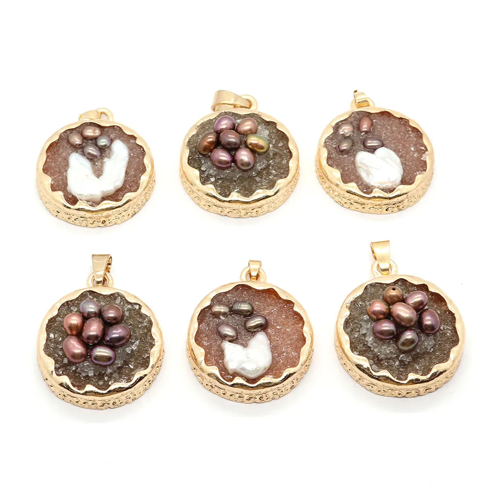 Resin Inlaid Natural Freshwater Pearl Round Pendant 33x39mm Metal Edge For DIY Making Charm Fashion Necklace Earrings Accessorie
Resin Inlaid Natural Freshwater Pearl Round Pendant 33x39mm Metal Edge For DIY Making Charm Fashion Necklace Earrings Accessorie