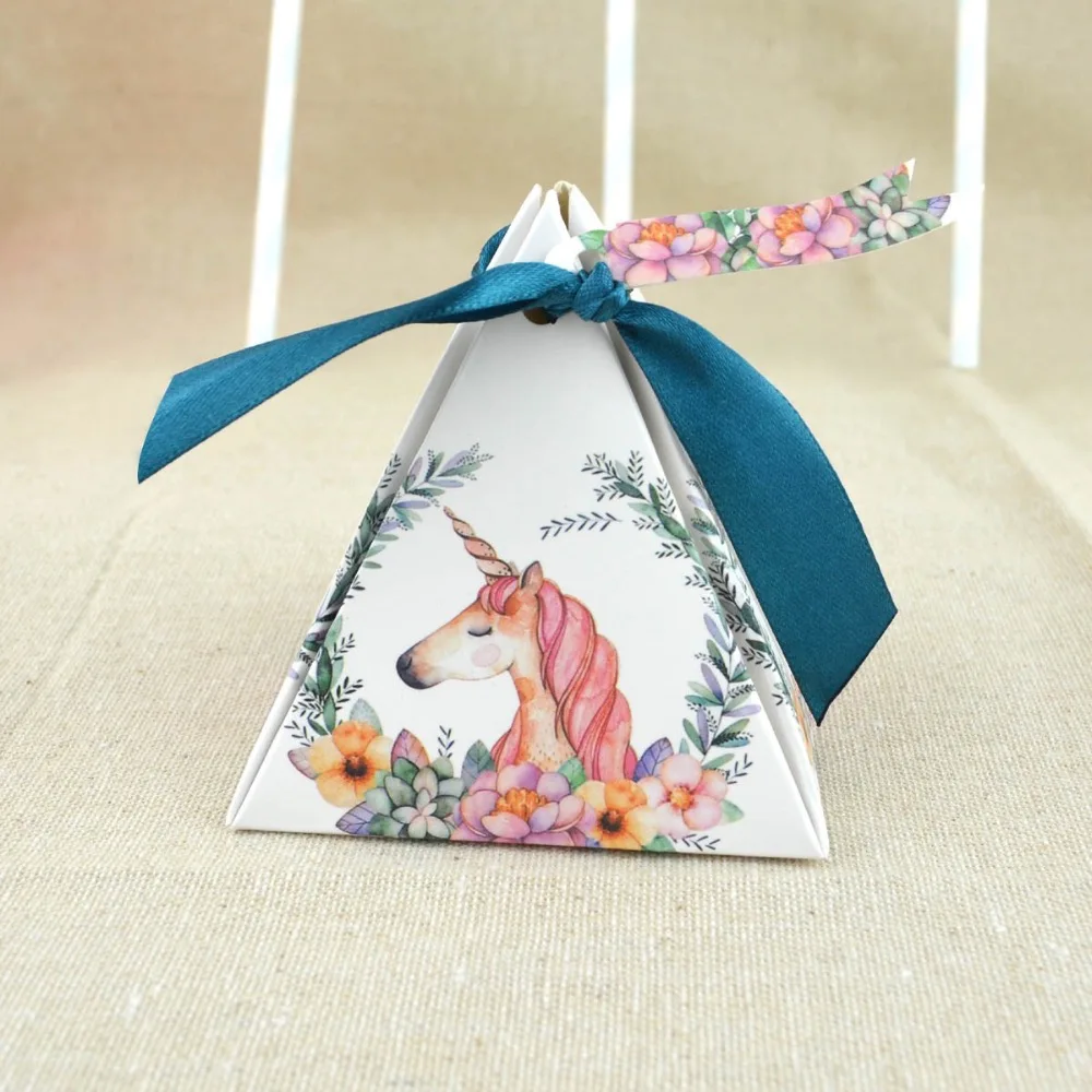 

100pcs Cartoon Unicorn Winter bear Triangular Pyramid Candy Boxes Wedding Favors baby Birthday Party Christmas gift box package