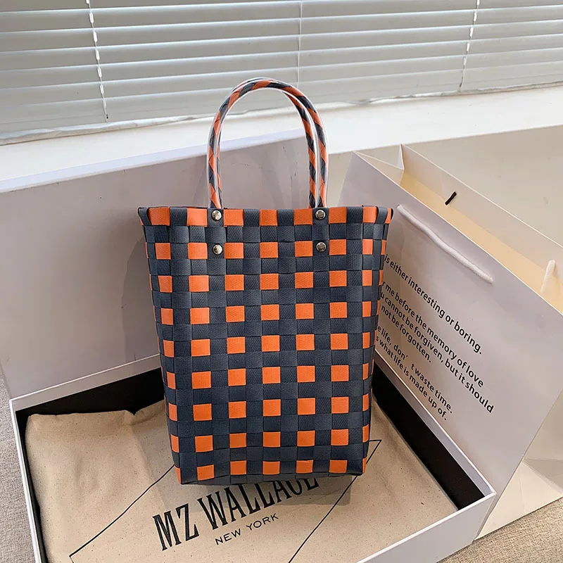 Плетеная корзина, пляжная сумка контрастных цветов, маленькая сумка-тоут, летние сумки-ведро, женские плетеные водонепроницаемые сумки для покупок ручной работы 
Плетеная корзина, пляжная сумка контрастных цветов, маленькая сумка-тоут, летние сумки-ведро, женские плетеные водонепроницаемые сумки для покупок ручной работы