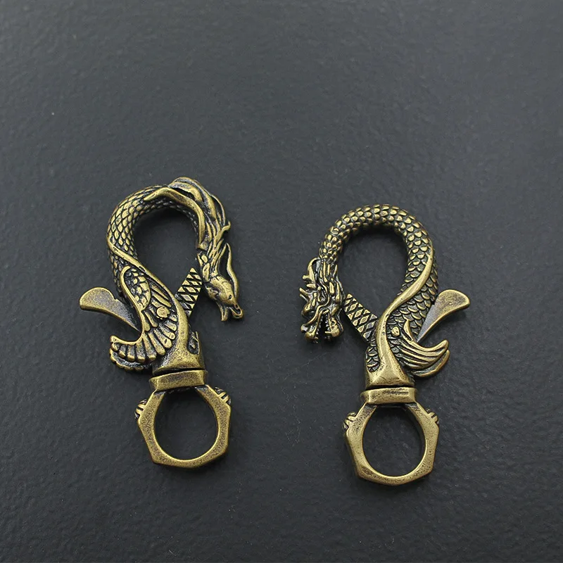 Vintage Brass Dragon and Phoenix Buckle Keychain Men and Women Car Key Ring Personality Spring Lock Catch Mary Card Ornament
Vintage Brass Dragon and Phoenix Buckle Keychain Men and Women Car Key Ring Personality Spring Lock Catch Mary Card Ornament