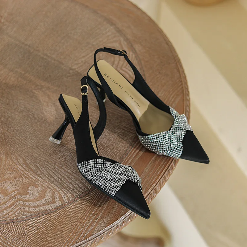 Women's Closed Toe Sandals 2022 Spring New Elegant Goddess Style Rhinestone Pointed Toe Back Strap Women Blingbling Shoes
Women's Closed Toe Sandals 2022 Spring New Elegant Goddess Style Rhinestone Pointed Toe Back Strap Women Blingbling Shoes