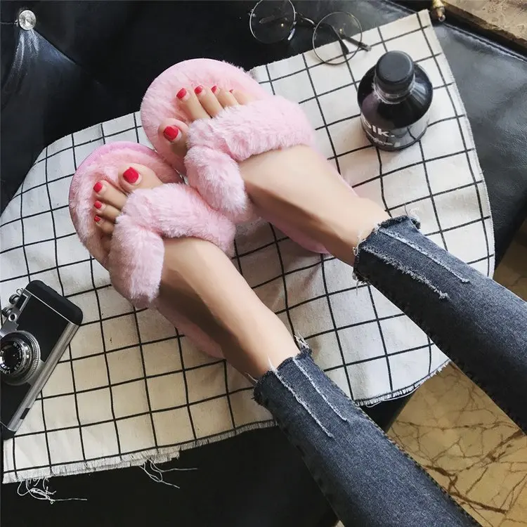 2022 New Winter Fashion Women Home Slippers Faux Fur Warm Shoes Woman Slip on Flats Female Fur Flip Flops Pink Plus Size 44 45
2022 New Winter Fashion Women Home Slippers Faux Fur Warm Shoes Woman Slip on Flats Female Fur Flip Flops Pink Plus Size 44 45