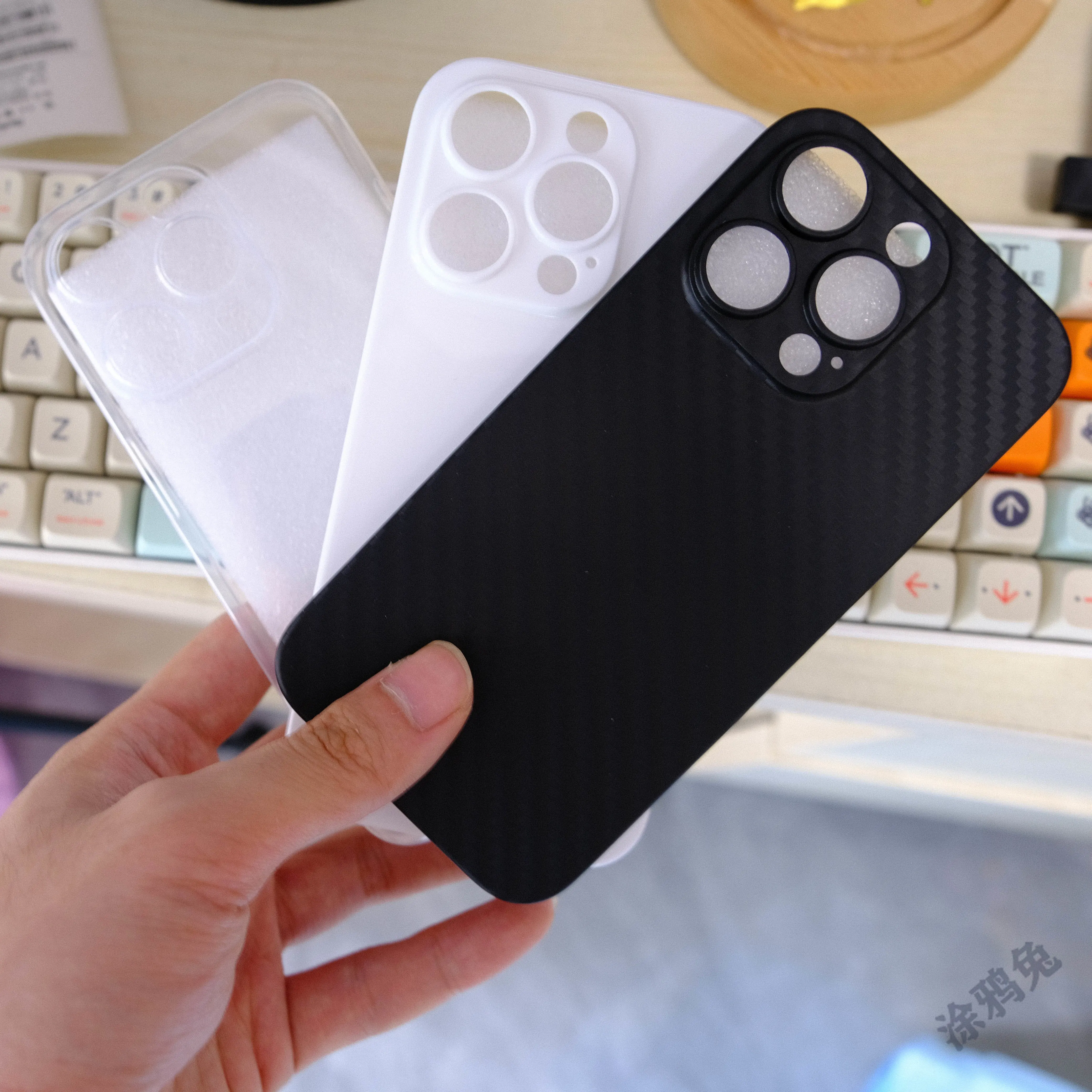 Тонкий пластиковый защитный чехол для iPhone 14 pro max plus, роскошные карбоновые Чехлы, Ультратонкий полипропиленовый чехол 0,4 мм
Тонкий пластиковый защитный чехол для iPhone 14 pro max plus, роскошные карбоновые Чехлы, Ультратонкий полипропиленовый чехол 0,4 мм