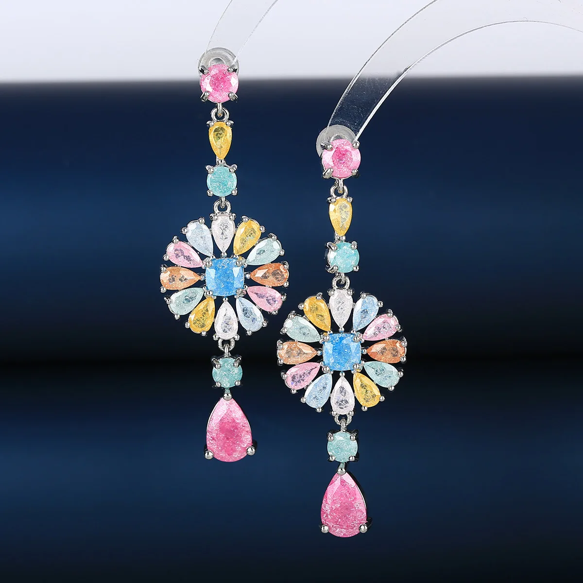 Luxury New Colored Zircon High-end Earrings For Women or Girls Chrismas' Gift
Luxury New Colored Zircon High-end Earrings For Women or Girls Chrismas' Gift