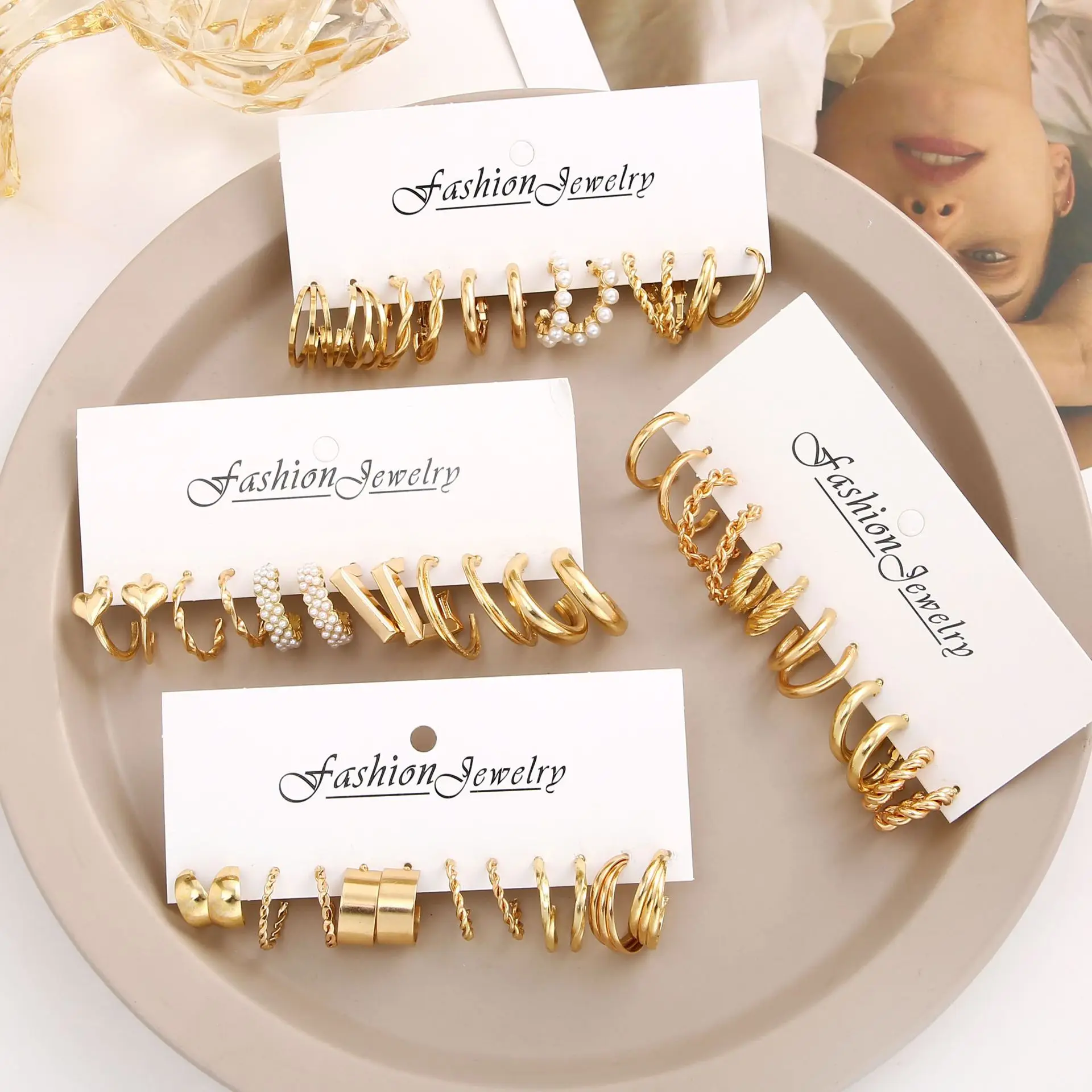 10Sets Gold Silver Hoop Earrings Multipack Chunky Twisted Pearl Drop Dangle Earring Packs Set Fashion Statement Earrings Jewelry
10Sets Gold Silver Hoop Earrings Multipack Chunky Twisted Pearl Drop Dangle Earring Packs Set Fashion Statement Earrings Jewelry