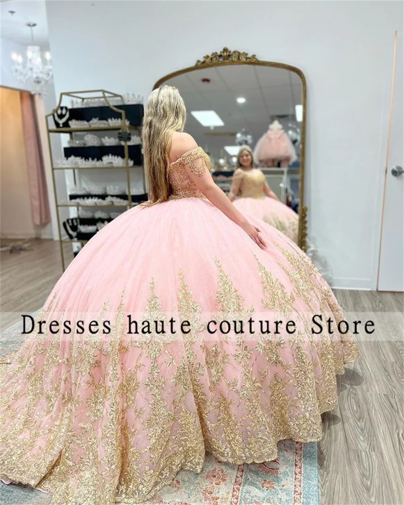 Pink Off Shoulder Princess Quinceanera Dresses Ball Gown 2023 With Gold Beaded Lace Appliques Sweet 16 Dress Vestidos De 15 años
Pink Off Shoulder Princess Quinceanera Dresses Ball Gown 2023 With Gold Beaded Lace Appliques Sweet 16 Dress Vestidos De 15 años