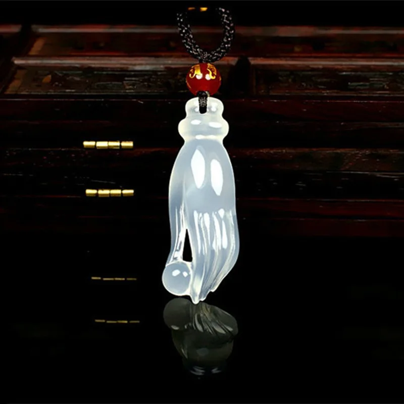 Natural White Jade Pith Hand Carved Bergamot Jade Pendant Fashion Boutique Jewelry Men's and Women's Pearl Agate Necklace
Natural White Jade Pith Hand Carved Bergamot Jade Pendant Fashion Boutique Jewelry Men's and Women's Pearl Agate Necklace