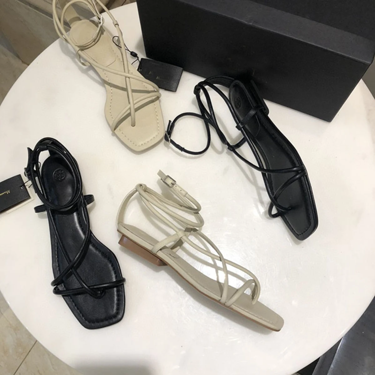 Women Genuine Leather Solid Sandals 2022 Summer Lady Square Design Ankle Straps Flat Clip Toe Shoes Casual Chic Femme Sandal
Women Genuine Leather Solid Sandals 2022 Summer Lady Square Design Ankle Straps Flat Clip Toe Shoes Casual Chic Femme Sandal