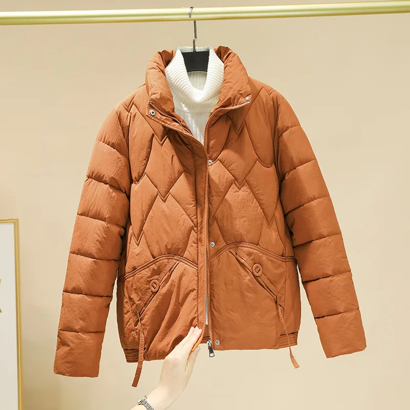 Новое Хлопковое платье, женское короткое утепленное пуховое хлопковое пальто с воротником-стойкой, Корейская версия, маленькое хлопковое пальто поставляется с пальто
Новое Хлопковое платье, женское короткое утепленное пуховое хлопковое пальто с воротником-стойкой, Корейская версия, маленькое хлопковое пальто поставляется с пальто