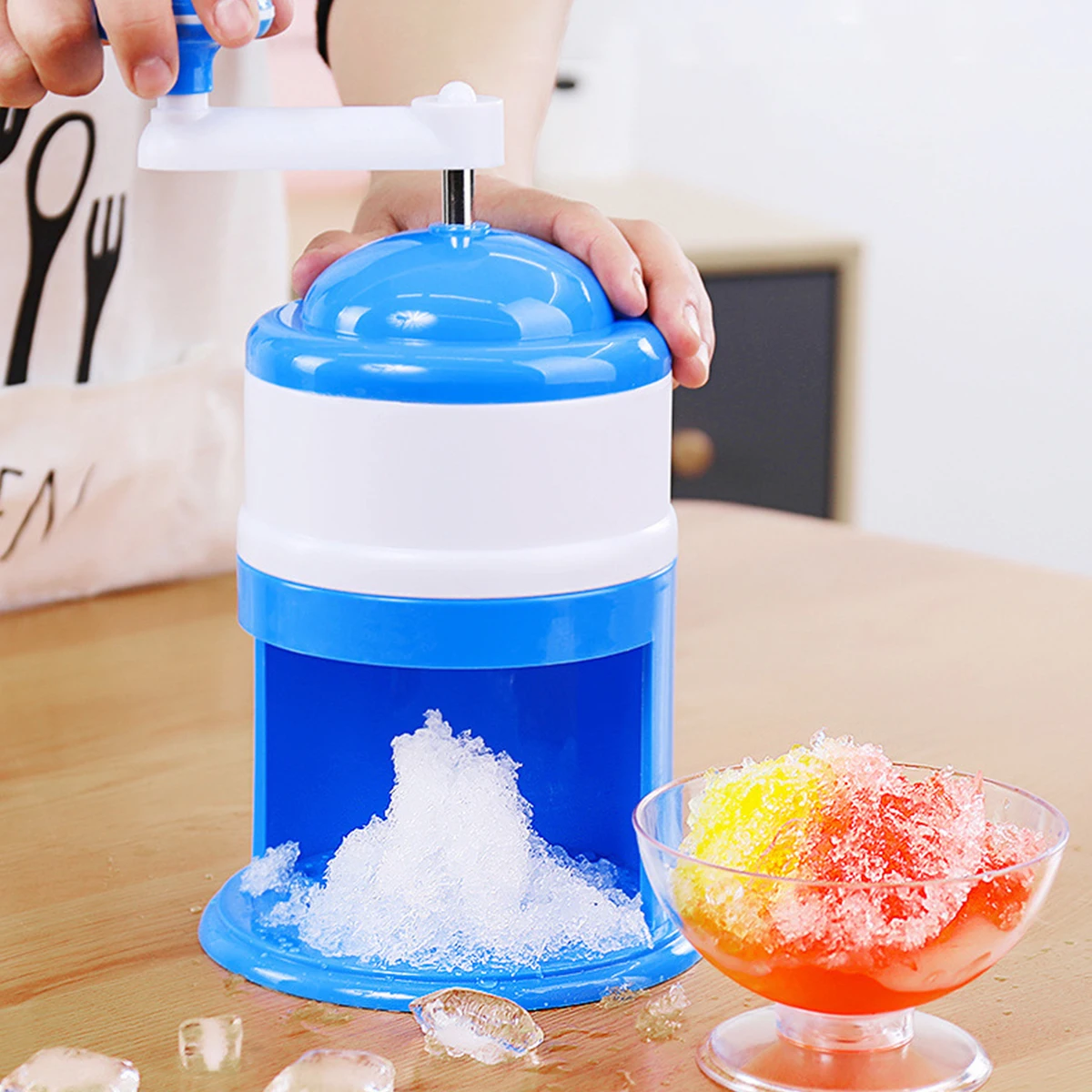 New Manual Ice Crusher Hand Crank Ice Shaver Portable Manual Ice Shredding Machine Stainless Steel Blades Mini Ice Block Making
New Manual Ice Crusher Hand Crank Ice Shaver Portable Manual Ice Shredding Machine Stainless Steel Blades Mini Ice Block Making