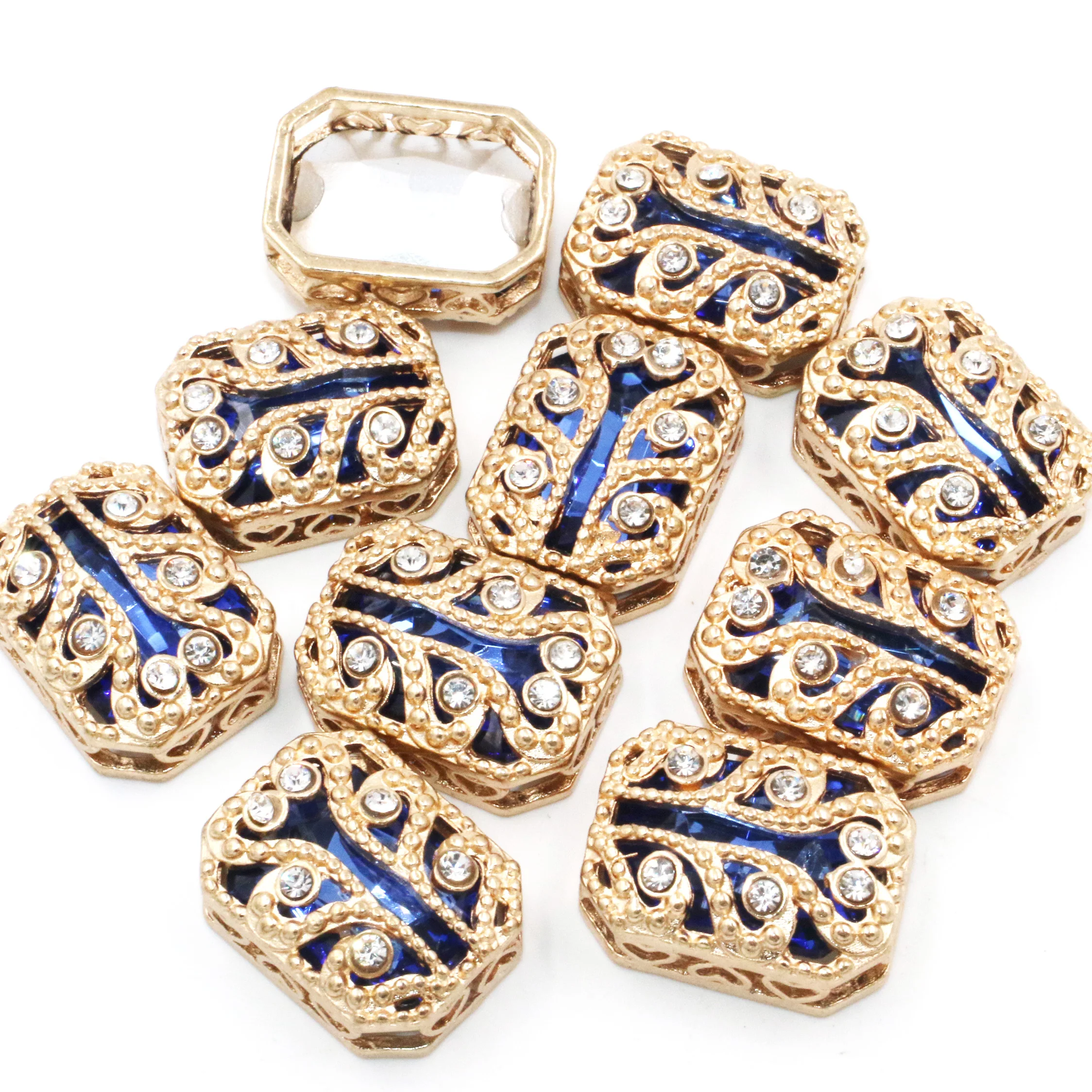 Light Blue Rectangle Shape Crystal Glass Stone Sew on Rhinestones With Nest Gold Claw For DIY Jewelry Making 5pcs/Bag
Light Blue Rectangle Shape Crystal Glass Stone Sew on Rhinestones With Nest Gold Claw For DIY Jewelry Making 5pcs/Bag