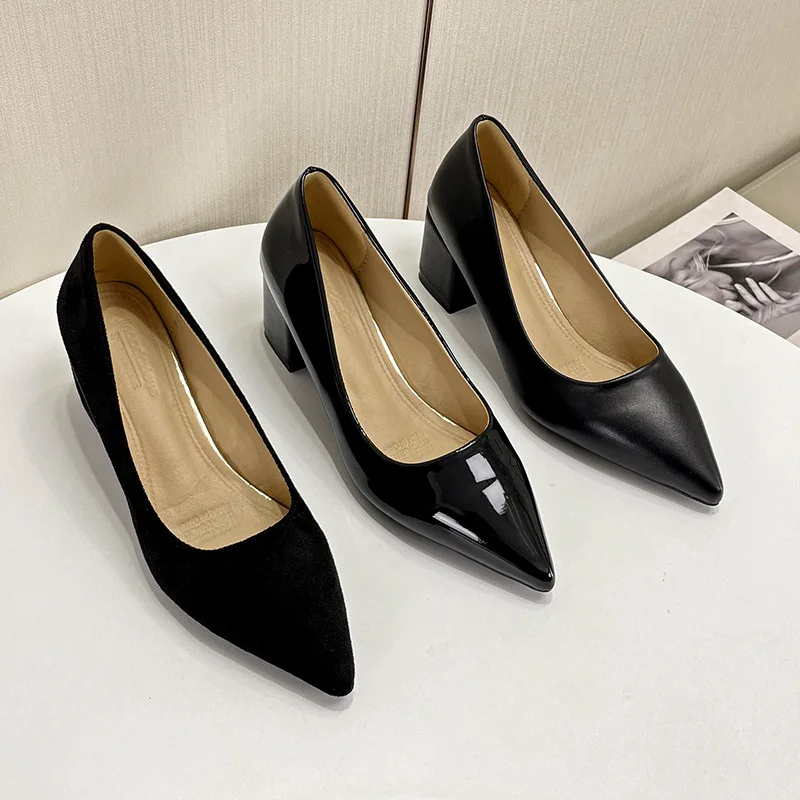 Женские туфли-лодочки с открытым носком, на каблуке 5,5 см
Женские туфли-лодочки с открытым носком, на каблуке 5,5 см