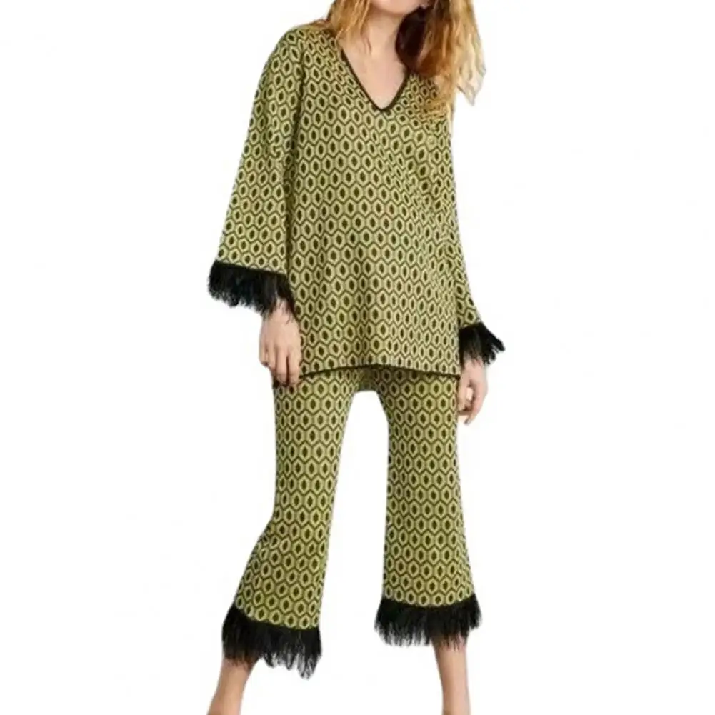 2 Pcs/Set Autumn Tops Pants Set Geometric Print Women Tops Pants Set Wear-resistant Fluffy Cuff Autumn Tops Pants Set
2 Pcs/Set Autumn Tops Pants Set Geometric Print Women Tops Pants Set Wear-resistant Fluffy Cuff Autumn Tops Pants Set