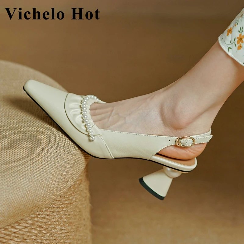 Женские туфли-лодочки Vichelo, натуральная кожа, небольшой квадратный носок, украшение с жемчужинами, на высоком каблуке, странный стиль, L93
Женские туфли-лодочки Vichelo, натуральная кожа, небольшой квадратный носок, украшение с жемчужинами, на высоком каблуке, странный стиль, L93