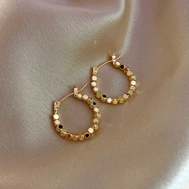 Vintage Hong Kong style 2022 new fashionable earrings female Internet celebrity temperament sense earrings simple earrings
Vintage Hong Kong style 2022 new fashionable earrings female Internet celebrity temperament sense earrings simple earrings