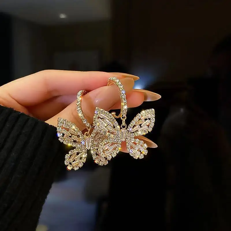 Wintrue Silver Needle Zircon Butterfly Earrings for Women in Korea Simple and Elegant Fashion Stud Earrings Wedding Party Gift
Wintrue Silver Needle Zircon Butterfly Earrings for Women in Korea Simple and Elegant Fashion Stud Earrings Wedding Party Gift