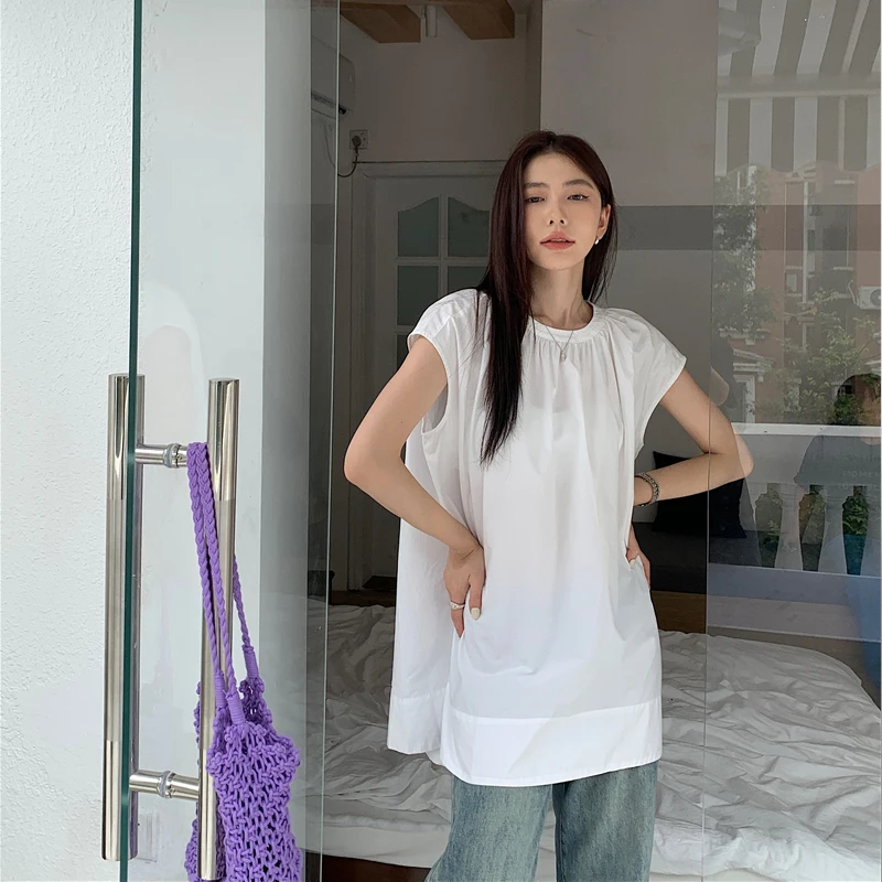 Korean Fashion Sleeveless White Shirts Women Summer New Round Neck Loose Long Blouses Tops Mujer
Korean Fashion Sleeveless White Shirts Women Summer New Round Neck Loose Long Blouses Tops Mujer
