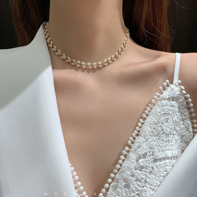 VSnow Luxury Shiny CZ Stone Chokers Necklace for Women Luxury Hollow Pearls Chunky Necklace Design Natural Jewelry Accessories
VSnow Luxury Shiny CZ Stone Chokers Necklace for Women Luxury Hollow Pearls Chunky Necklace Design Natural Jewelry Accessories