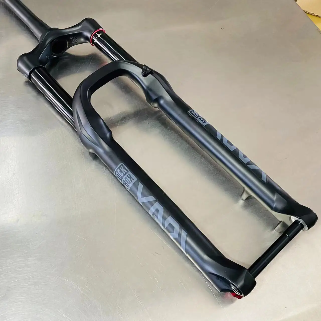 Новинка 2021, Велосипедная вилка RockShox Yari RC DebonAir 29 дюймов 180 мм 27,5 160 мм 110x15 мм, Boost Mtn
Новинка 2021, Велосипедная вилка RockShox Yari RC DebonAir 29 дюймов 180 мм 27,5 160 мм 110x15 мм, Boost Mtn