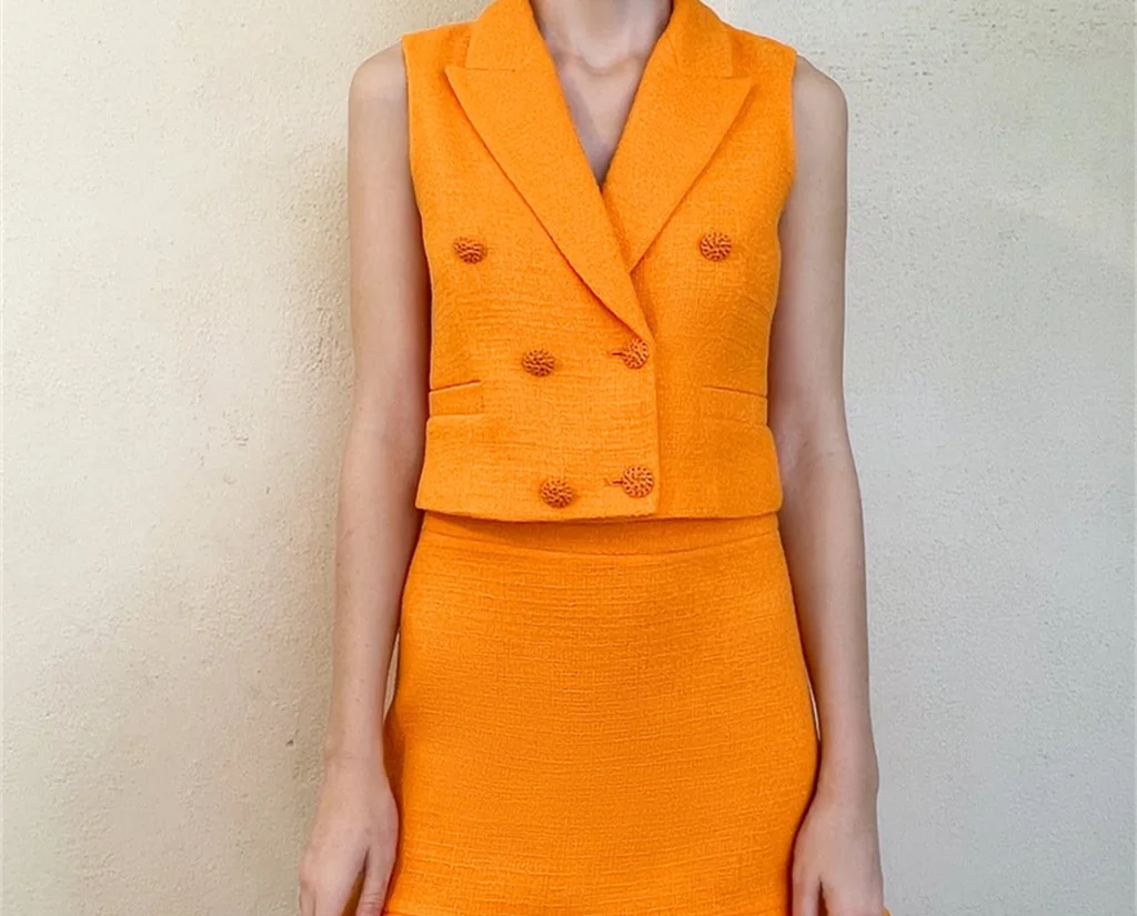 Женская твидовая укороченная мини-юбка без рукавов на пуговицах спереди, 2022
Женская твидовая укороченная мини-юбка без рукавов на пуговицах спереди, 2022