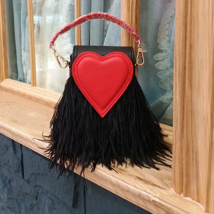 Love Shape Feather Chains Small Crossbody Women's Handbag Party Designer Hand Bag Pu Leather Shoulder Bags Bolsas
Love Shape Feather Chains Small Crossbody Women's Handbag Party Designer Hand Bag Pu Leather Shoulder Bags Bolsas