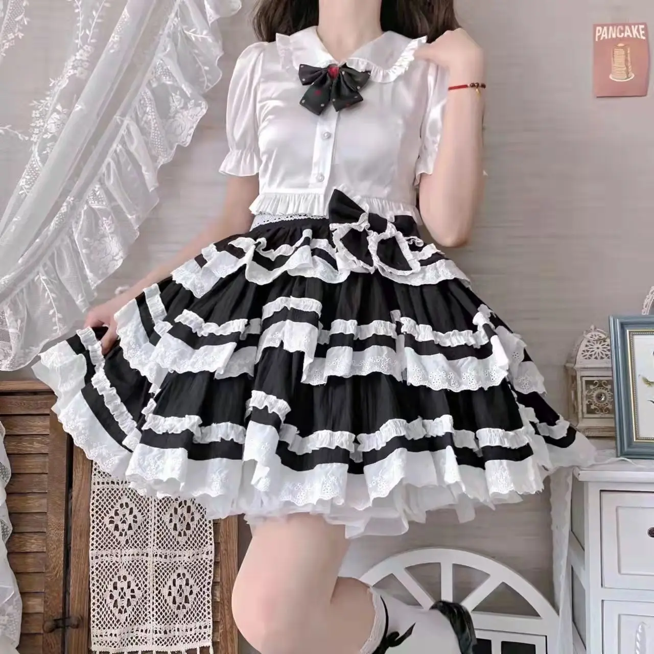 2022 Patchwork Kawaii Overalls Dress Sweet Removable Strap Three-Part Lolita Skirt Cute Girl Cosplay Costume Loli Dresses
2022 Patchwork Kawaii Overalls Dress Sweet Removable Strap Three-Part Lolita Skirt Cute Girl Cosplay Costume Loli Dresses