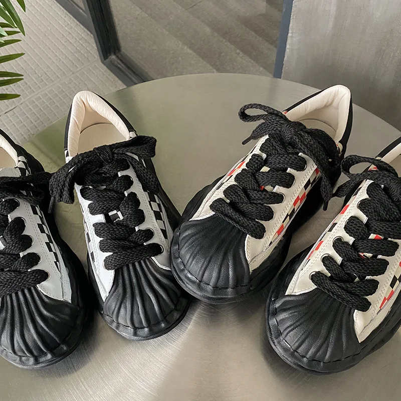 2022 Spring New Thick Sole Color Blocking Women Casual Sports Shoes Shell Toe Cap Lace Up Sneakers Flat Vulcanized Shoes
2022 Spring New Thick Sole Color Blocking Women Casual Sports Shoes Shell Toe Cap Lace Up Sneakers Flat Vulcanized Shoes
