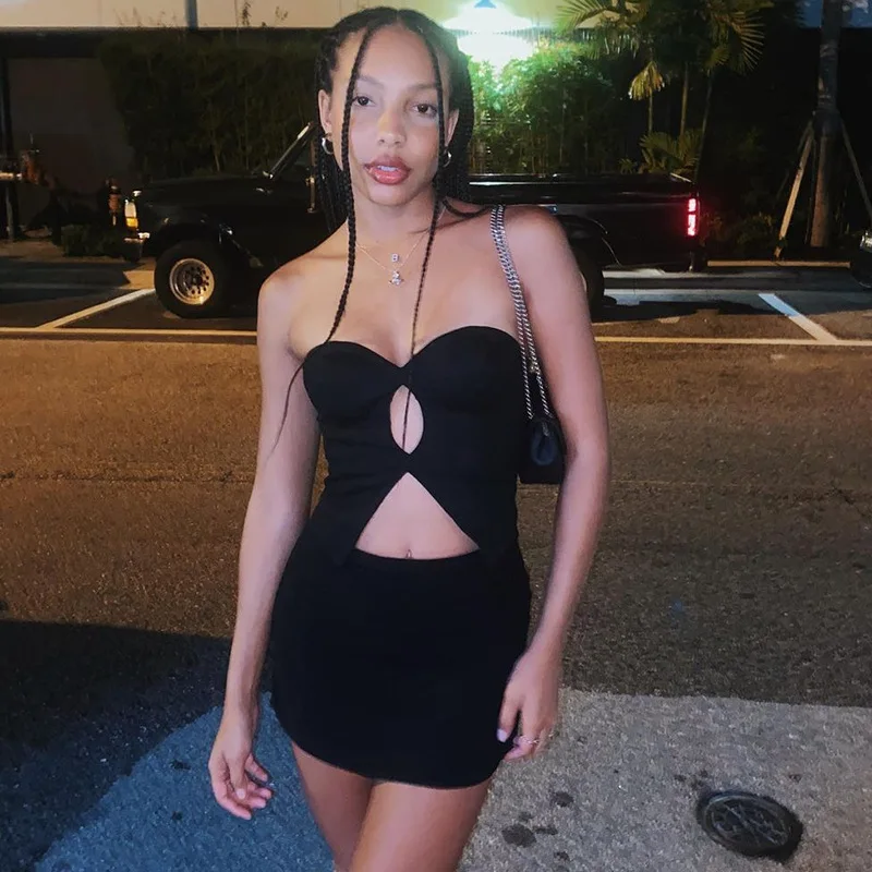 Женский укороченный Топ без бретелек, Модный укороченный топ без рукавов с открытой спиной, лето 2022
Женский укороченный Топ без бретелек, Модный укороченный топ без рукавов с открытой спиной, лето 2022