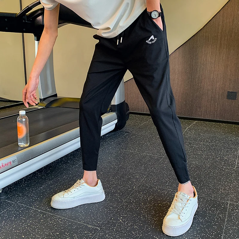 Черные/серые летние новые тонкие брюки-шаровары длиной до щиколотки для мужчин одежда 2023 универсальные облегающие повседневные джоггеры брюки 28-36
Черные/серые летние новые тонкие брюки-шаровары длиной до щиколотки для мужчин одежда 2023 универсальные облегающие повседневные джоггеры брюки 28-36