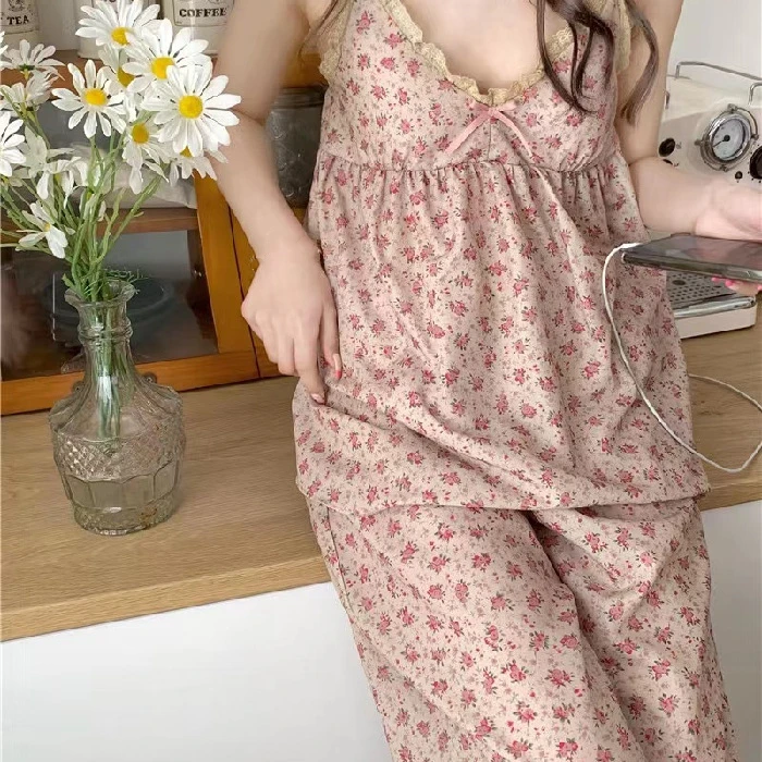 Sexy Cute Clothes Set Floral Style Printed Padded Neck Sleeveless Home Sweet Women Sleepwear Girls Pajamas Lace Pijamas Korean
Sexy Cute Clothes Set Floral Style Printed Padded Neck Sleeveless Home Sweet Women Sleepwear Girls Pajamas Lace Pijamas Korean