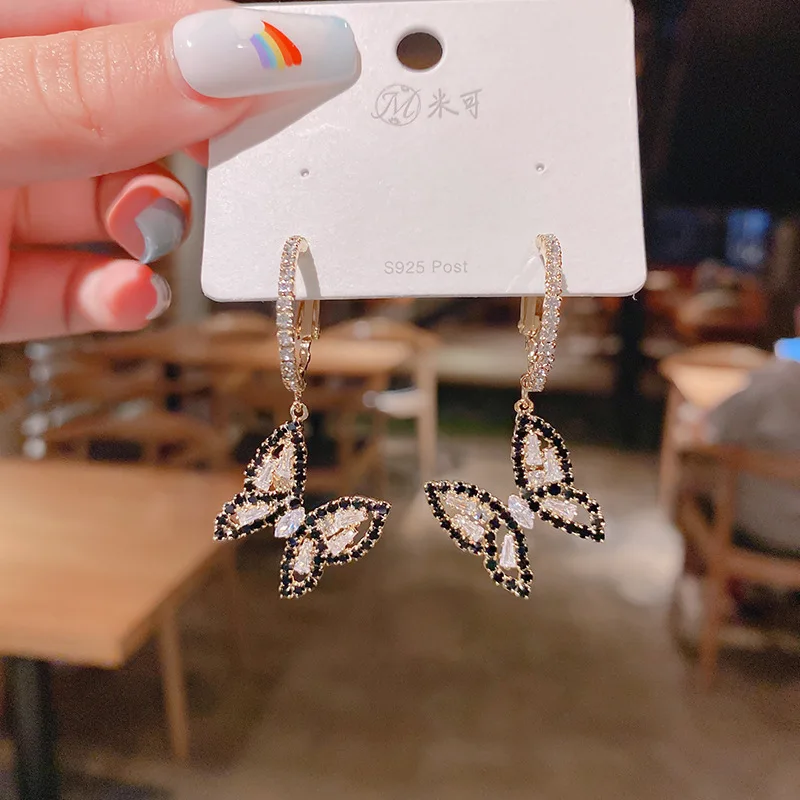 New 2021 Personality Diamond Studded Butterfly Pendant Earrings For Women Elegant Luxury Korean Fashion Temperament Jewelry Gift
New 2021 Personality Diamond Studded Butterfly Pendant Earrings For Women Elegant Luxury Korean Fashion Temperament Jewelry Gift
