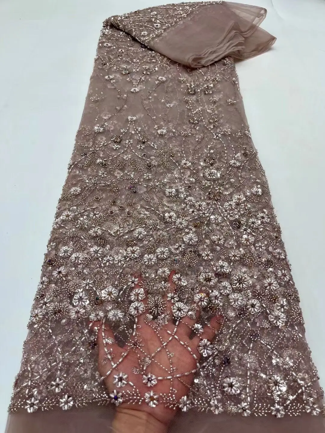 African S-13069611 Beads Laces Fabrics Luxury Nigerian Sequins Mesh Lace Fabric French Bride Tulle Lace For Wedding
African S-13069611 Beads Laces Fabrics Luxury Nigerian Sequins Mesh Lace Fabric French Bride Tulle Lace For Wedding