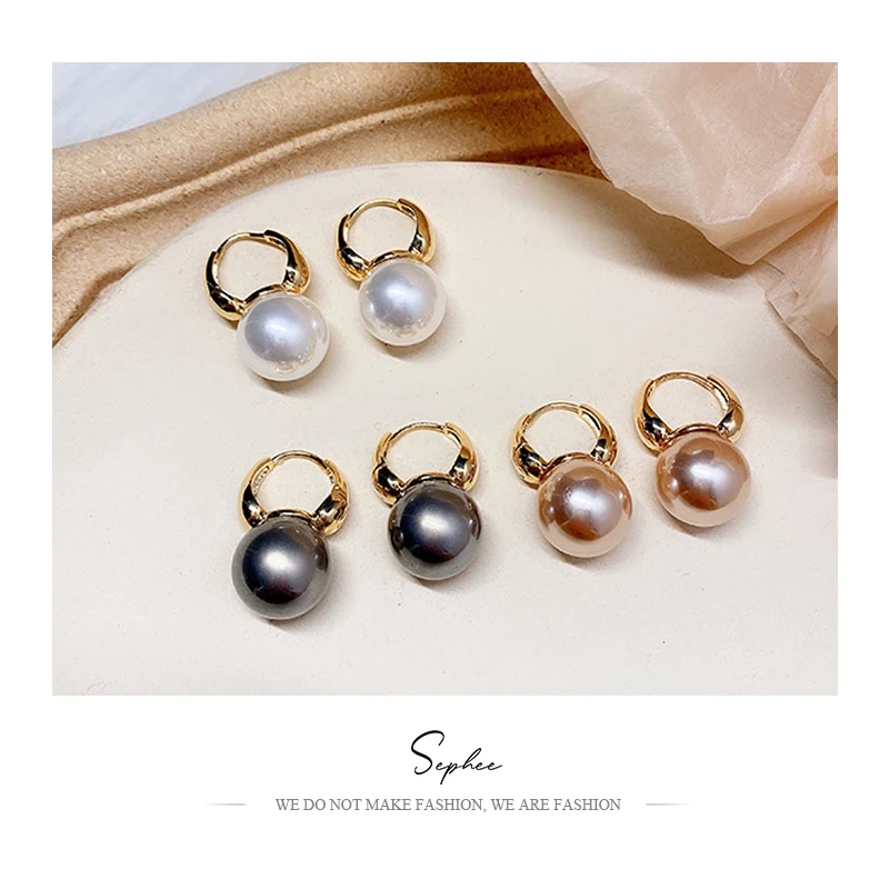 Simple Rose Gold Pearl Earrings Korea Design Ear Rings Prom Earring for Women Simple French Retro Pearls Ear Rings Luxury 
Simple Rose Gold Pearl Earrings Korea Design Ear Rings Prom Earring for Women Simple French Retro Pearls Ear Rings Luxury