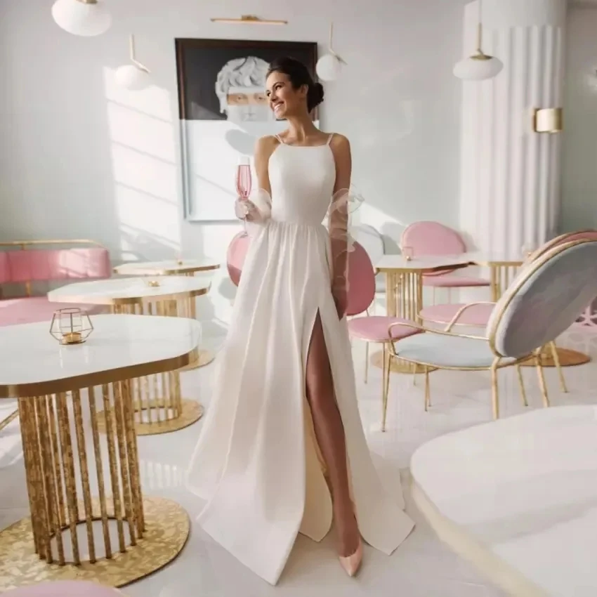 Chic Simple Wedding Dresses with High Slit Thinner Straps Sleeveless A-line Bridal Gown Robe De Mariee
Chic Simple Wedding Dresses with High Slit Thinner Straps Sleeveless A-line Bridal Gown Robe De Mariee