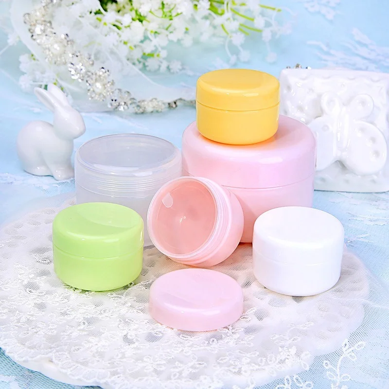 1PCS Refillable Bottles Plastic Empty Makeup Jar Pot Travel Face Cream/Lotion/Cosmetic Container 5 Colors 
1PCS Refillable Bottles Plastic Empty Makeup Jar Pot Travel Face Cream/Lotion/Cosmetic Container 5 Colors