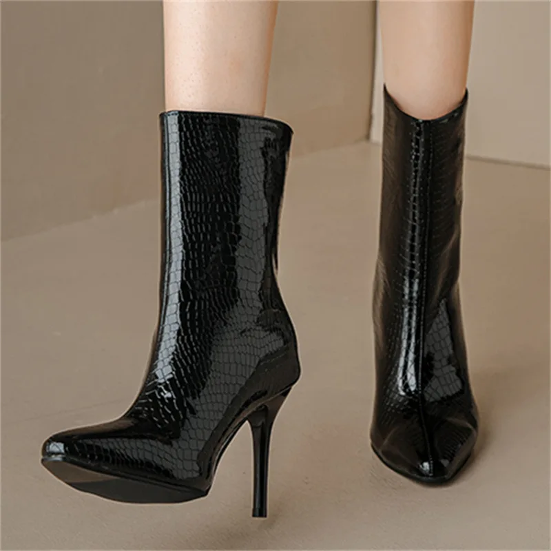 Women Ankle Boots 2022 Winter Designer Luxury Banquet Gold High Heel Women Shoes Plus Size Sexy Pointed Elegant Lady Short Boots
Women Ankle Boots 2022 Winter Designer Luxury Banquet Gold High Heel Women Shoes Plus Size Sexy Pointed Elegant Lady Short Boots