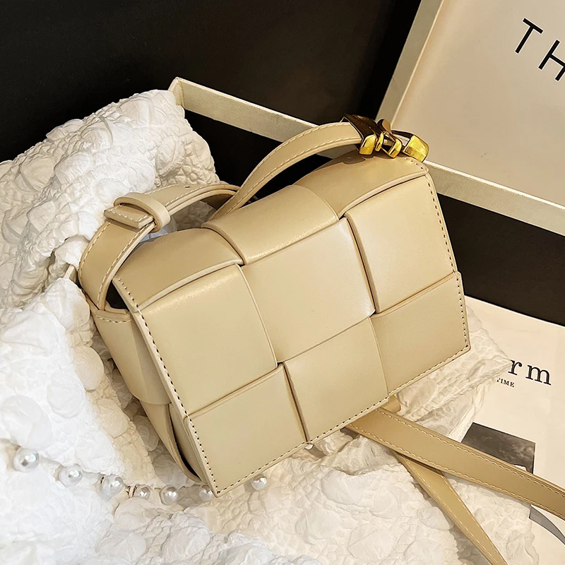 Small Lipstick Bag PU Leather Woven Clutch Bags Luxury Designer Women's Crossbody Bag for Female Coin Purse Shoulder Bag
Small Lipstick Bag PU Leather Woven Clutch Bags Luxury Designer Women's Crossbody Bag for Female Coin Purse Shoulder Bag